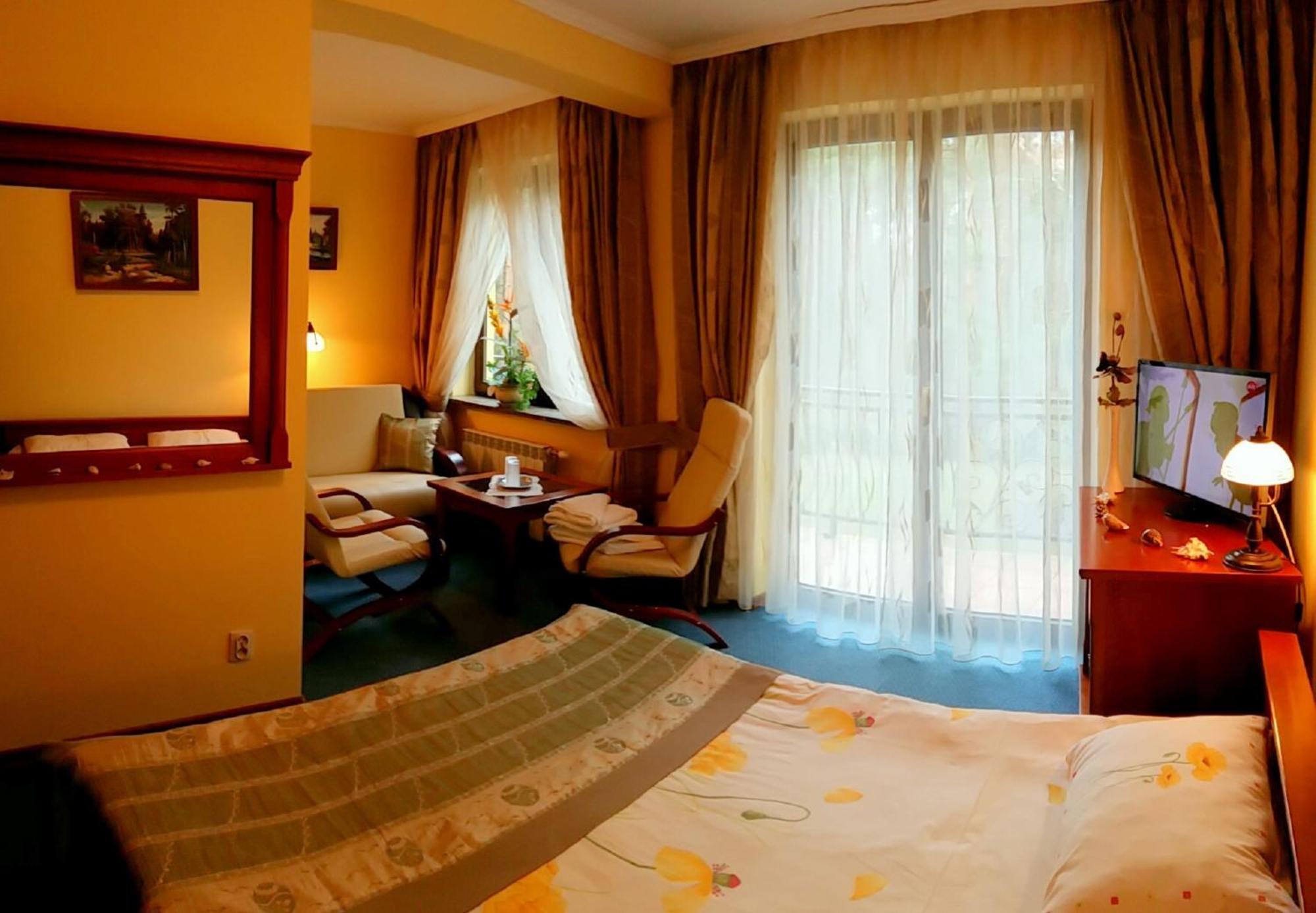 Hotel Spinaker ليبا المظهر الخارجي الصورة
