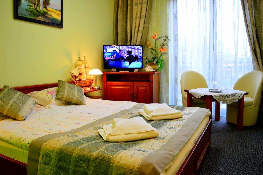 Hotel Spinaker ليبا الغرفة الصورة