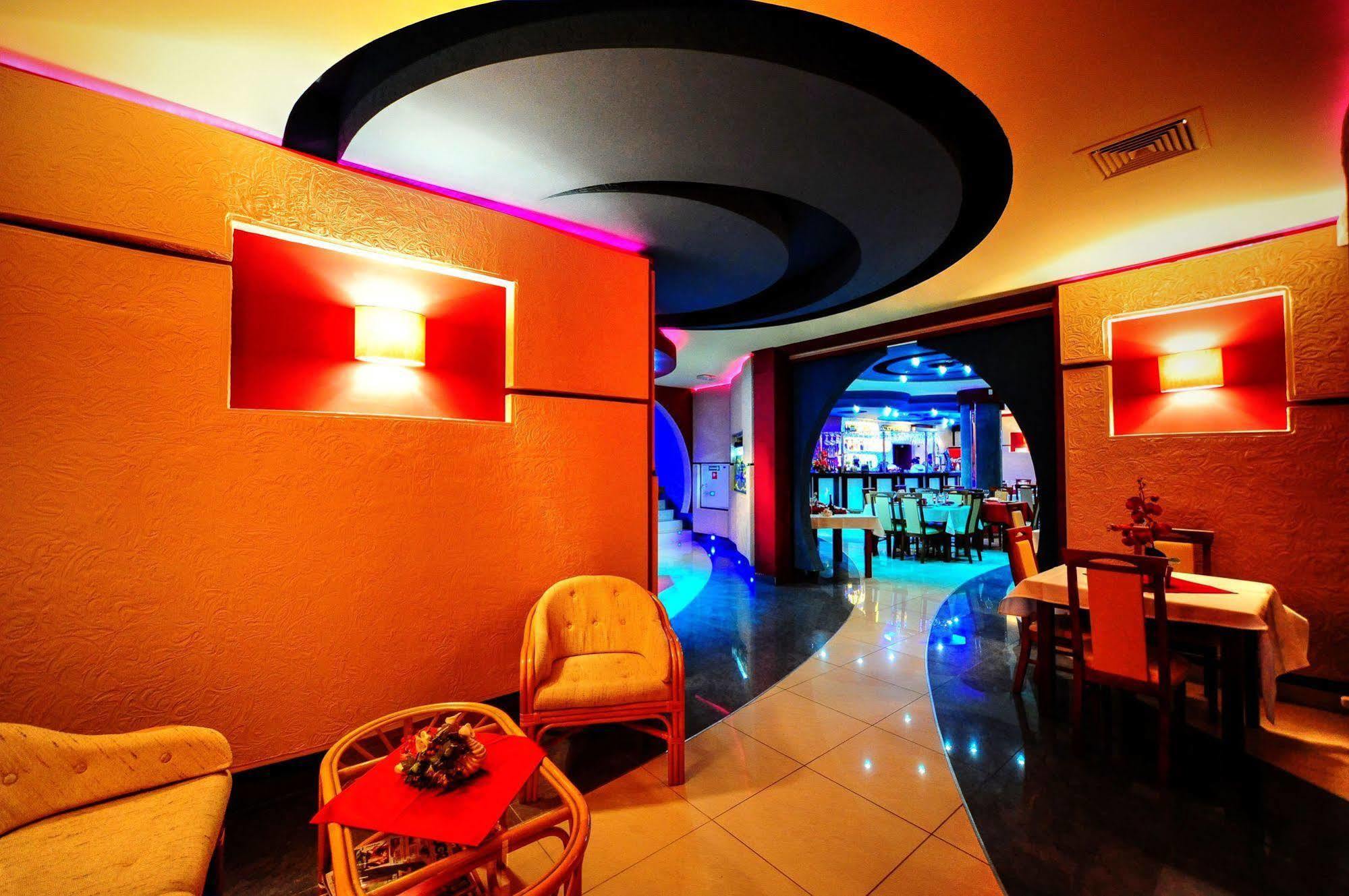Hotel Spinaker ليبا المظهر الخارجي الصورة