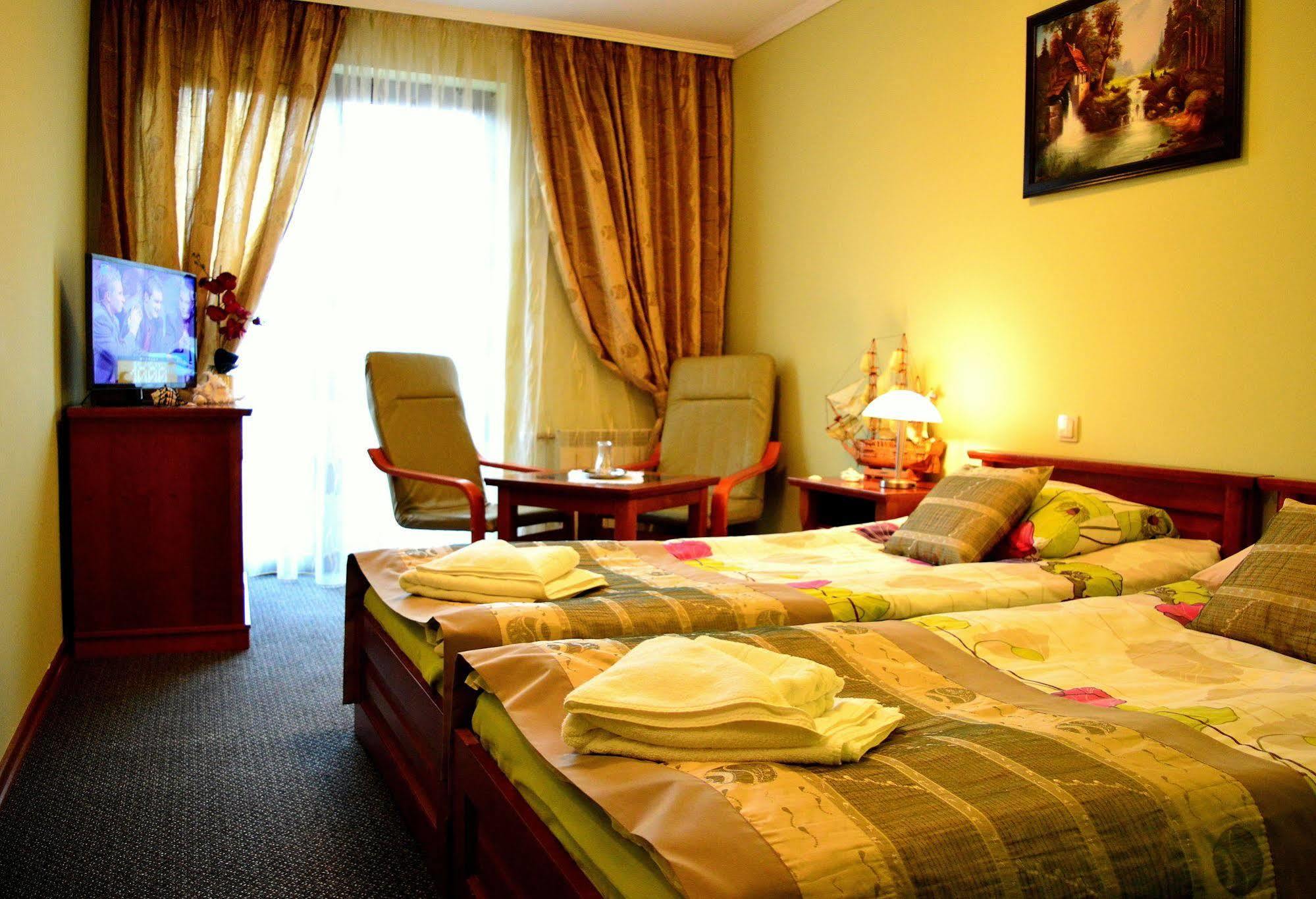 Hotel Spinaker ليبا المظهر الخارجي الصورة