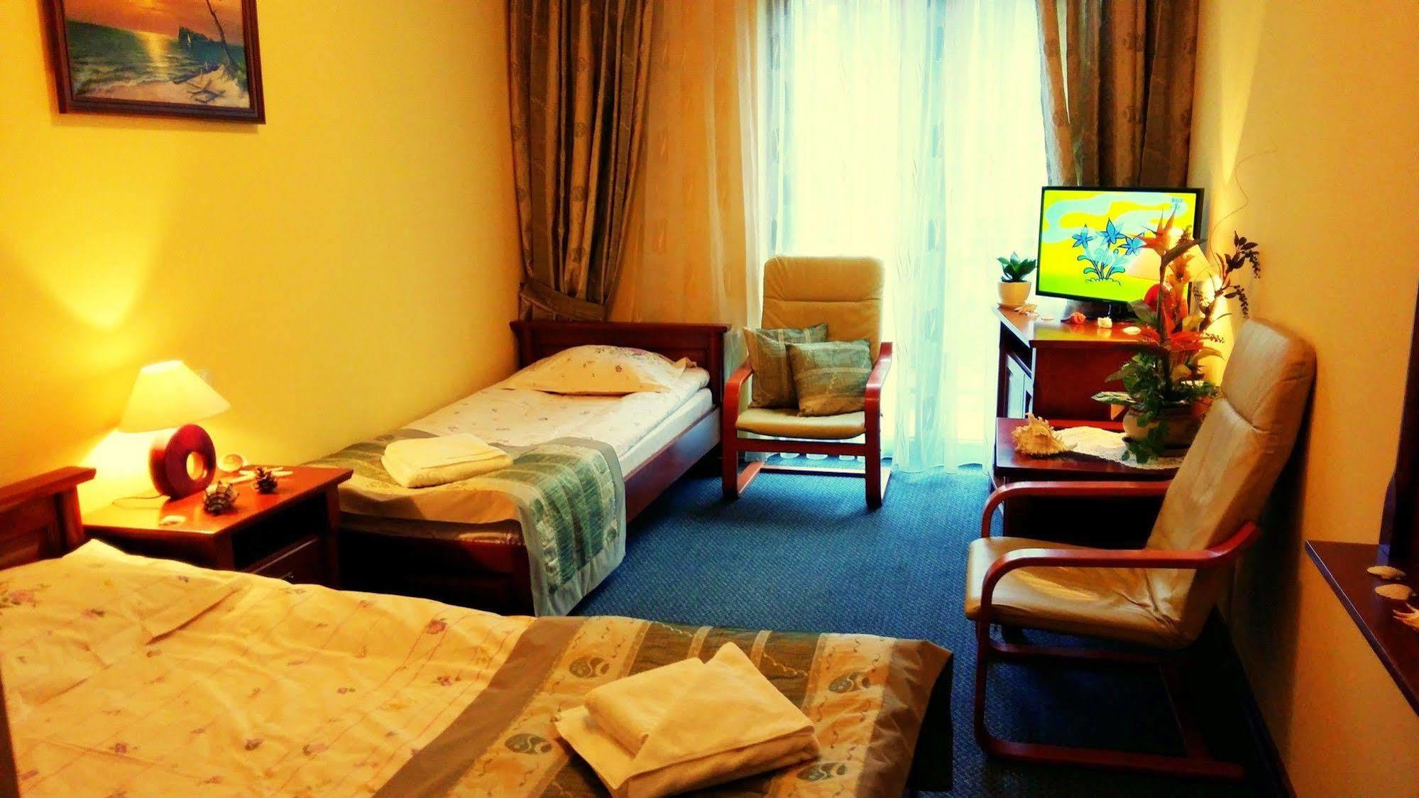 Hotel Spinaker ليبا المظهر الخارجي الصورة